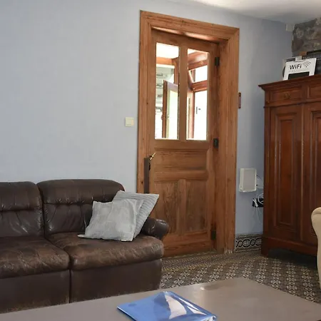 G Te With Private Garden In Br Ly De Pesche * Couvin