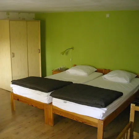 Tranquil Forestside Hébergement de vacances Couvin