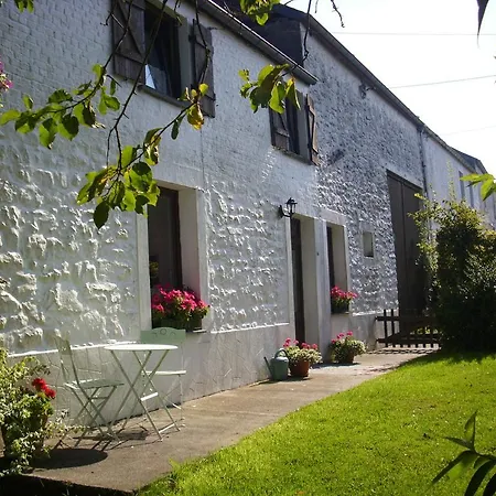 G Te With Private Garden In Br Ly De Pesche * Couvin