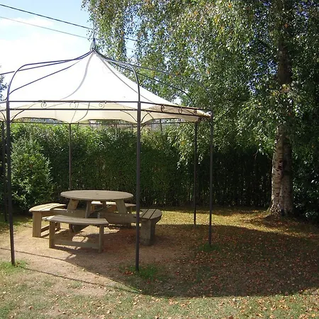 G Te With Private Garden In Br Ly De Pesche * Couvin