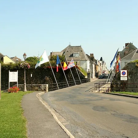 G Te With Private Garden In Br Ly De Pesche *